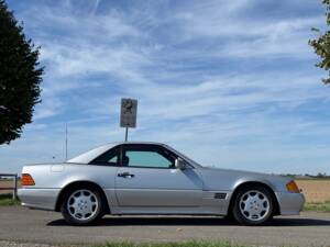 Image 6/8 de Mercedes-Benz 500 SL (1992)