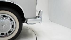 Afbeelding 12/15 van Mercedes-Benz 220 S Cabriolet (1959)