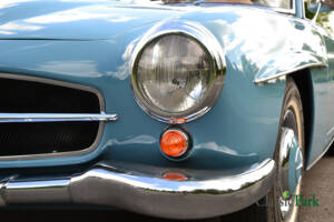 Image 44/50 of Mercedes-Benz 190 SL (1961)