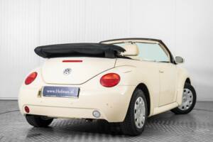 Bild 41/50 von Volkswagen New Beetle 1.6 (2003)