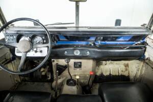 Image 7/50 of Land Rover 109 (1978)