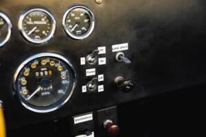 Image 47/68 of Shelby Cobra 289 (1966)