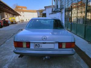 Image 8/30 of Mercedes-Benz 500 SEL (1985)