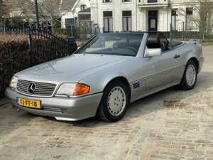 Afbeelding 3/8 van Mercedes-Benz 300 SL (1992)