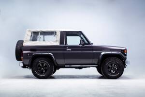 Image 8/42 of Toyota Land Cruiser FJ 62 (1985)