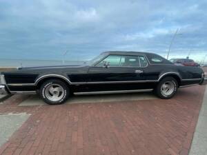 Obraz 5/8 pojazdu Lincoln Continental Mark IV (1975)
