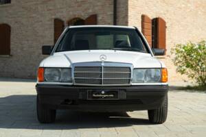 Afbeelding 3/44 van Mercedes-Benz 190 E (1987)
