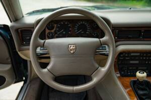 Bild 48/50 von Jaguar XJ6 3.2 (1995)