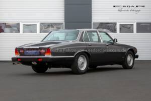 Immagine 3/46 di Jaguar XJ 12 (1986)