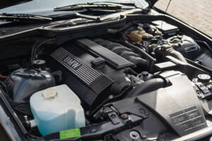 Immagine 10/44 di BMW 328i Touring (1997)
