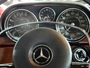 Image 12/34 of Mercedes-Benz 280 SE (1971)