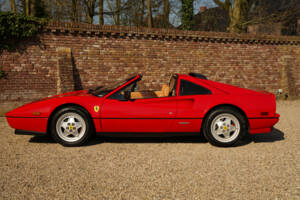 Image 19/50 de Ferrari 328 GTS (1989)