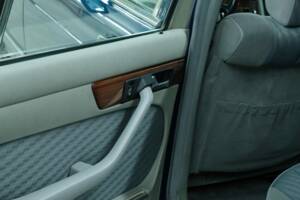 Bild 34/50 von Mercedes-Benz 300 SE (1990)