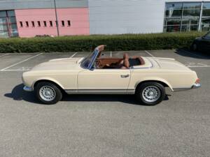 Immagine 14/50 di Mercedes-Benz 280 SL (1969)