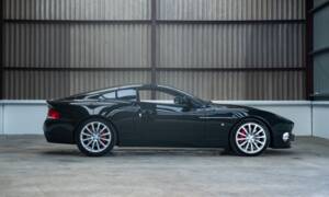 Image 2/50 de Aston Martin V12 Vanquish (2004)