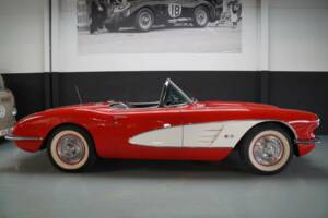 Image 32/50 of Chevrolet Corvette (1958)