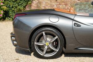 Bild 35/50 von Ferrari California (2010)