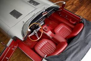 Afbeelding 15/27 van Jaguar E-Type 4.2 (1966)