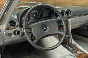 Afbeelding 4/19 van Mercedes-Benz 380 SL (1981)