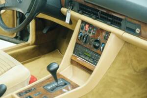 Bild 41/50 von Mercedes-Benz 380 SEC (1983)