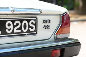 Image 17/20 de Jaguar XJ 6 L 4.2 (1978)