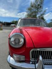 Image 8/28 of MG MGB GT (1966)