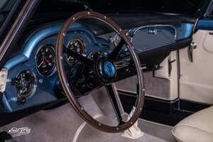 Imagen 5/8 de Aston Martin DB 4 Convertible Vantage (1962)