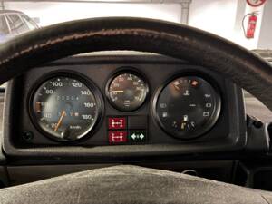 Immagine 18/23 di Mercedes-Benz 230 GE (SWB) (1987)