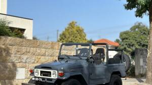 Image 2/50 of Toyota Land Cruiser BJ 40 (1981)