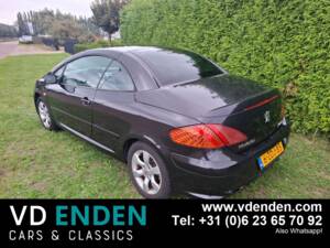 Bild 23/23 von Peugeot 307 CC 2.0i (2005)