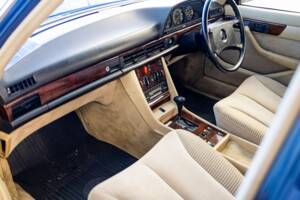 Bild 38/49 von Mercedes-Benz 560 SEL (1986)