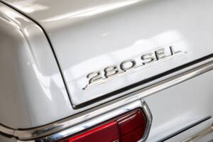 Image 26/27 of Mercedes-Benz 280 SEL 4,5 (1972)