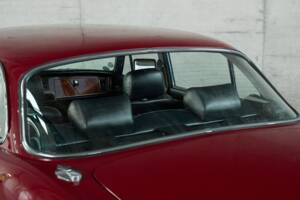 Bild 18/50 von Jaguar XJ 6 L 4.2 (1974)