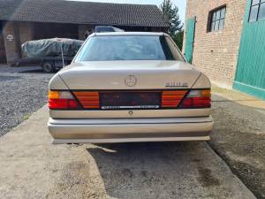 Bild 4/21 von Mercedes-Benz 300 E (1986)
