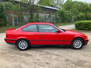 Immagine 7/35 di BMW 318is (1992)
