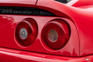 Bild 11/53 von Ferrari F 355 Berlinetta (1996)