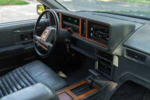 Immagine 26/50 di Cadillac Seville (1988)