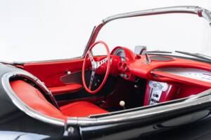 Immagine 14/32 di Chevrolet Corvette (1959)