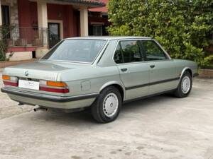 Bild 8/41 von BMW 520i (1982)