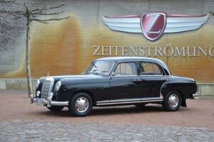 Imagen 9/19 de Mercedes-Benz 220 a (1956)