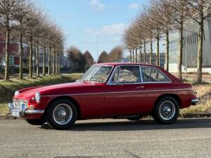 Image 23/23 of MG MGB GT (1968)