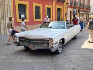 Image 7/8 de Cadillac DeVille Convertible (1966)