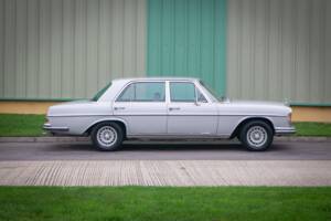Immagine 4/34 di Mercedes-Benz 300 SEL 3.5 (1972)