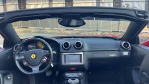 Image 19/45 of Ferrari California (2009)
