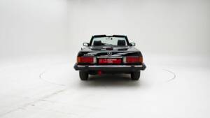 Image 7/15 of Mercedes-Benz 560 SL (1988)