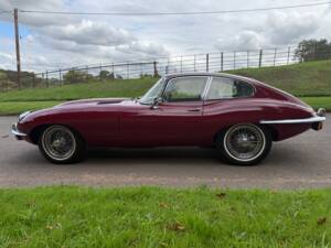 Immagine 6/29 di Jaguar E-Type (1970)