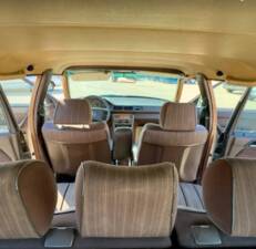 Image 17/23 of Mercedes-Benz 300 TD (1987)