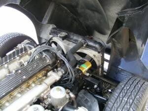 Image 23/30 de Jaguar E-Type (1971)