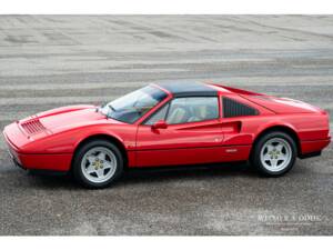 Bild 1/37 von Ferrari 328 GTS (1985)