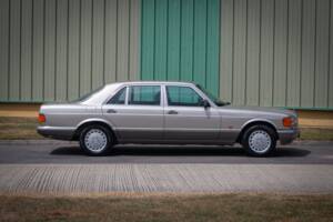 Bild 4/29 von Mercedes-Benz 300 SEL (1990)
